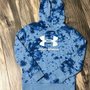 Under Armour Blue Tie-Dye Logo Hoodie outfit